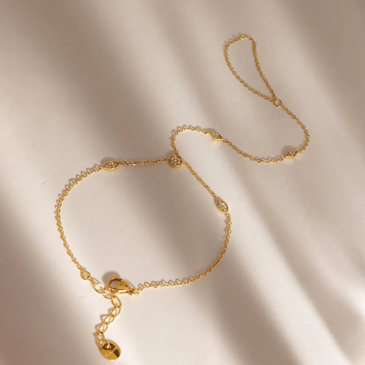 Goldenes Handarmband Damen