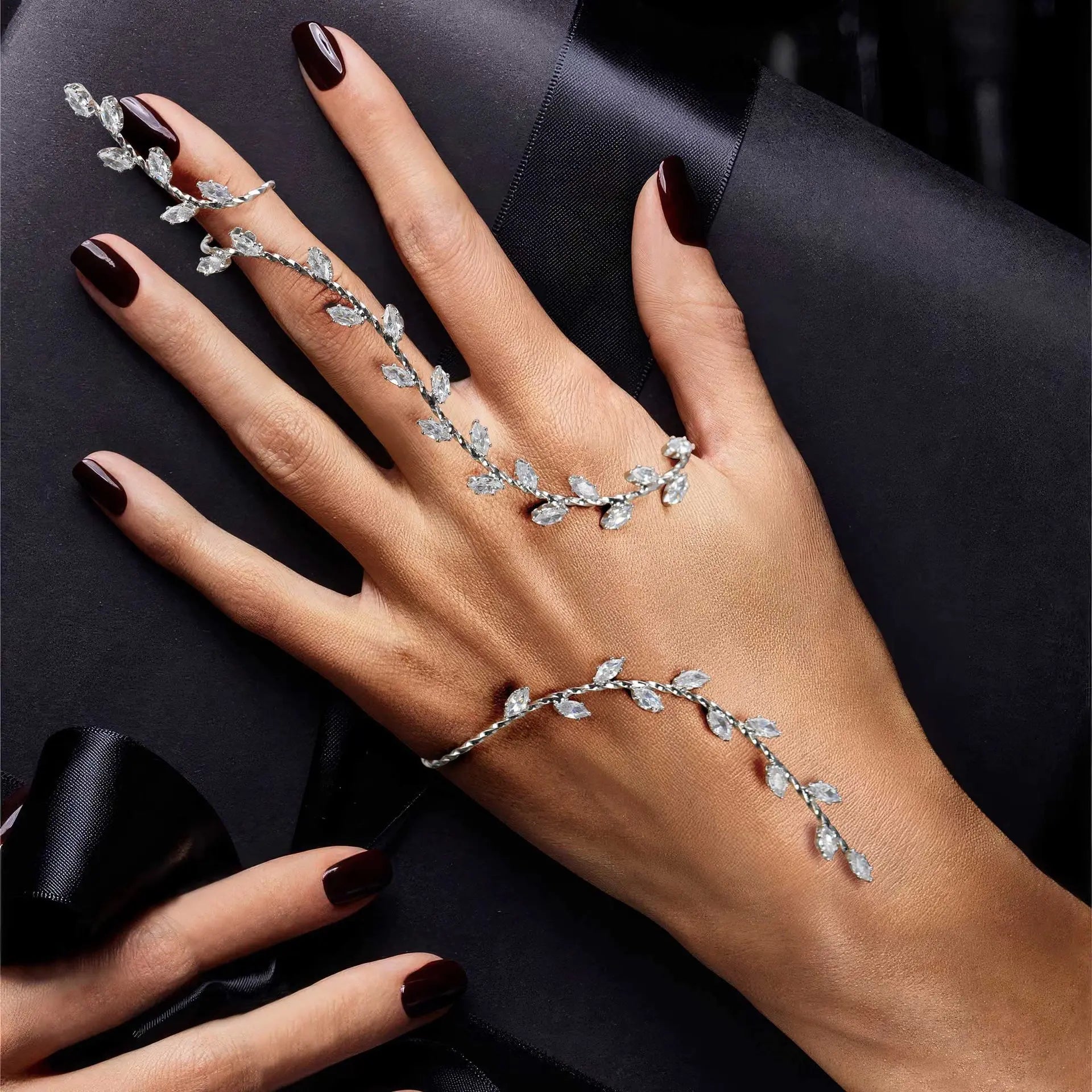 Bijou de Main Fleurs