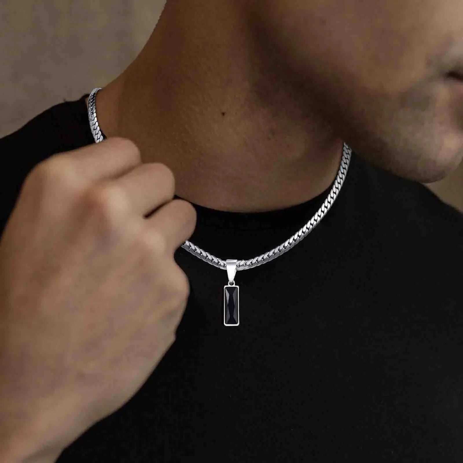 Collier Homme Noir et Argent