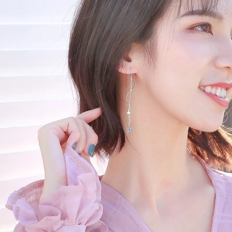 Boucle d&#39;oreille femme moderne