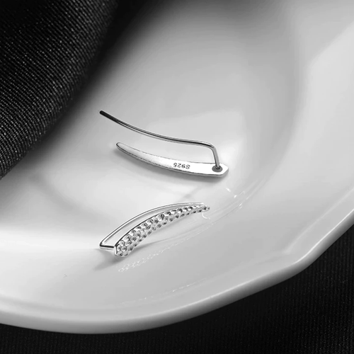 Boucle d&#39;oreille grimpante feuille