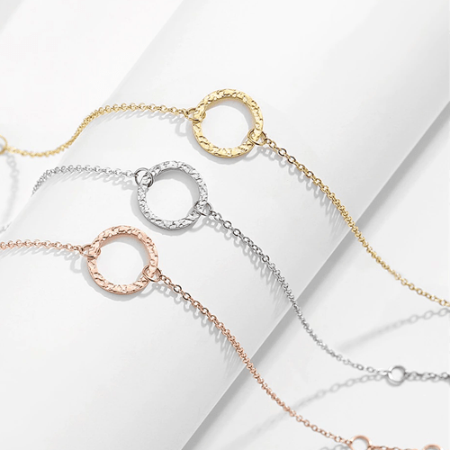 Bracelet fin avec cercle