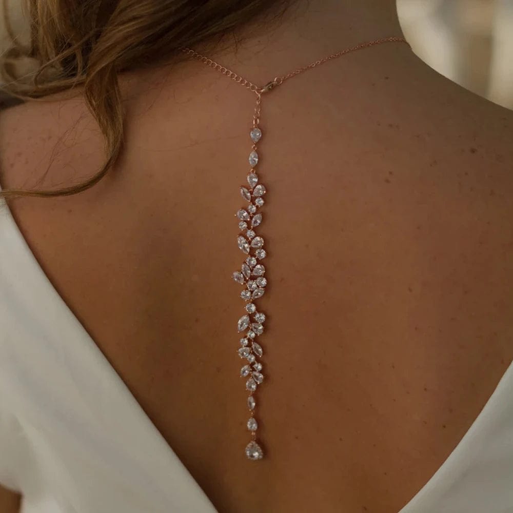 Collier de dos court