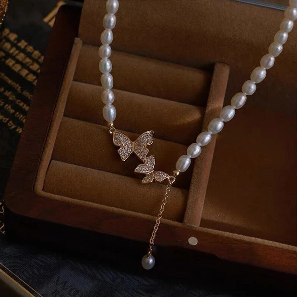 Collier papillon ras de cou