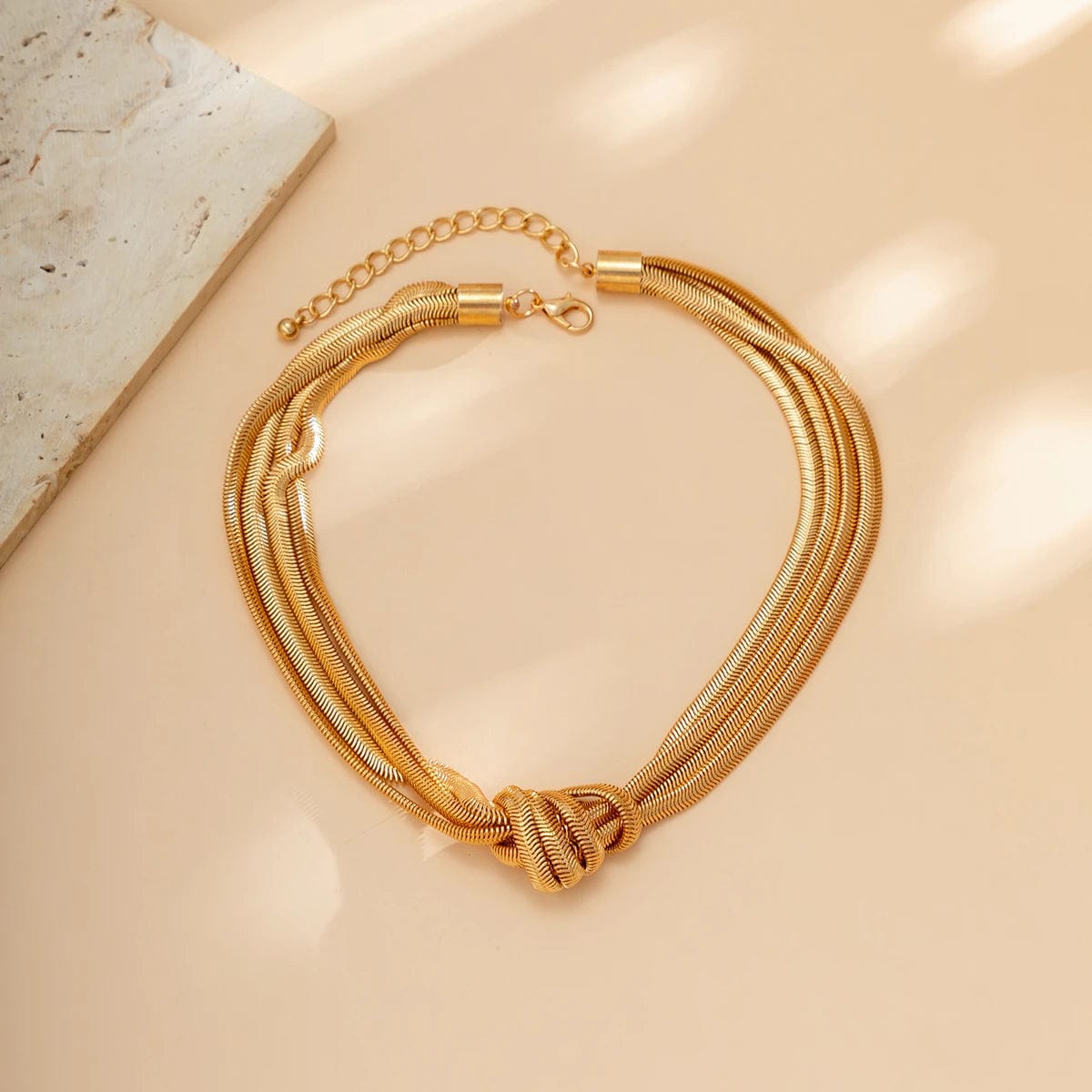 Collier ras de cou noeud